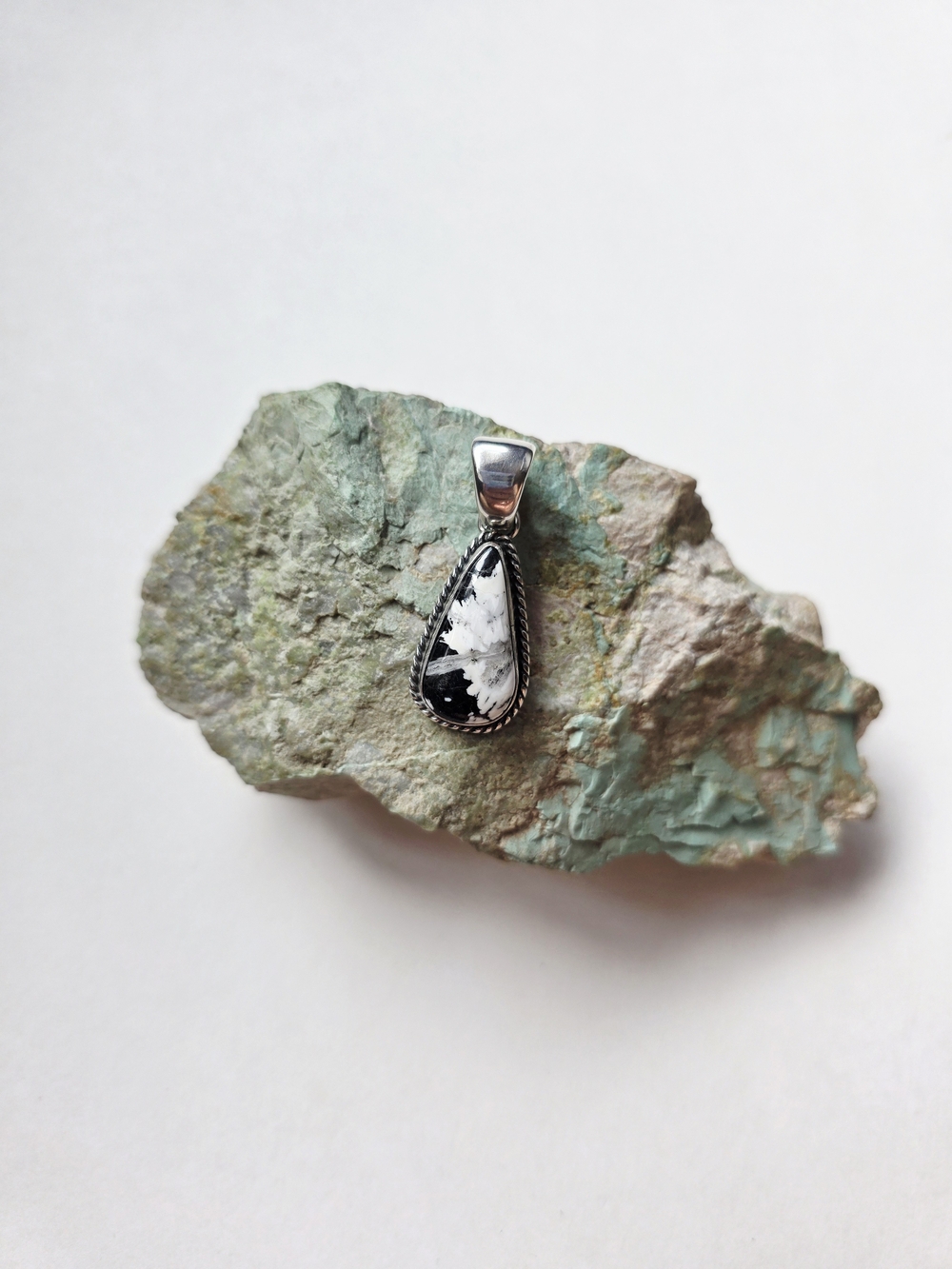 Silver Teardrop White and Black Stone Pendant - Women Jewelry White Buffalo